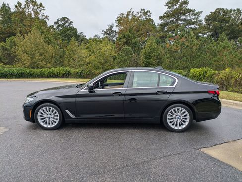Used 2023 BMW 530i xDrive w/ Premium Package image 8