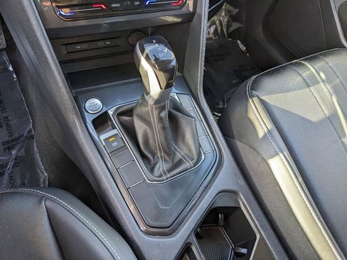 Certified 2023 Volkswagen Tiguan SE w/ Panoramic Sunroof Package image 24