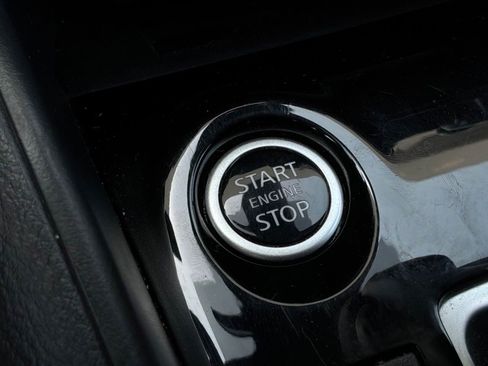 Used 2025 Nissan Versa SV FWD image 22