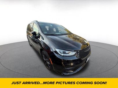 Used 2025 Chrysler Pacifica Limited