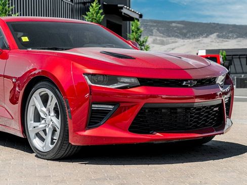 Used 2016 Chevrolet Camaro SS RWD image 9