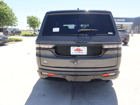 New 2026 Jeep Grand Wagoneer 4WD image 24