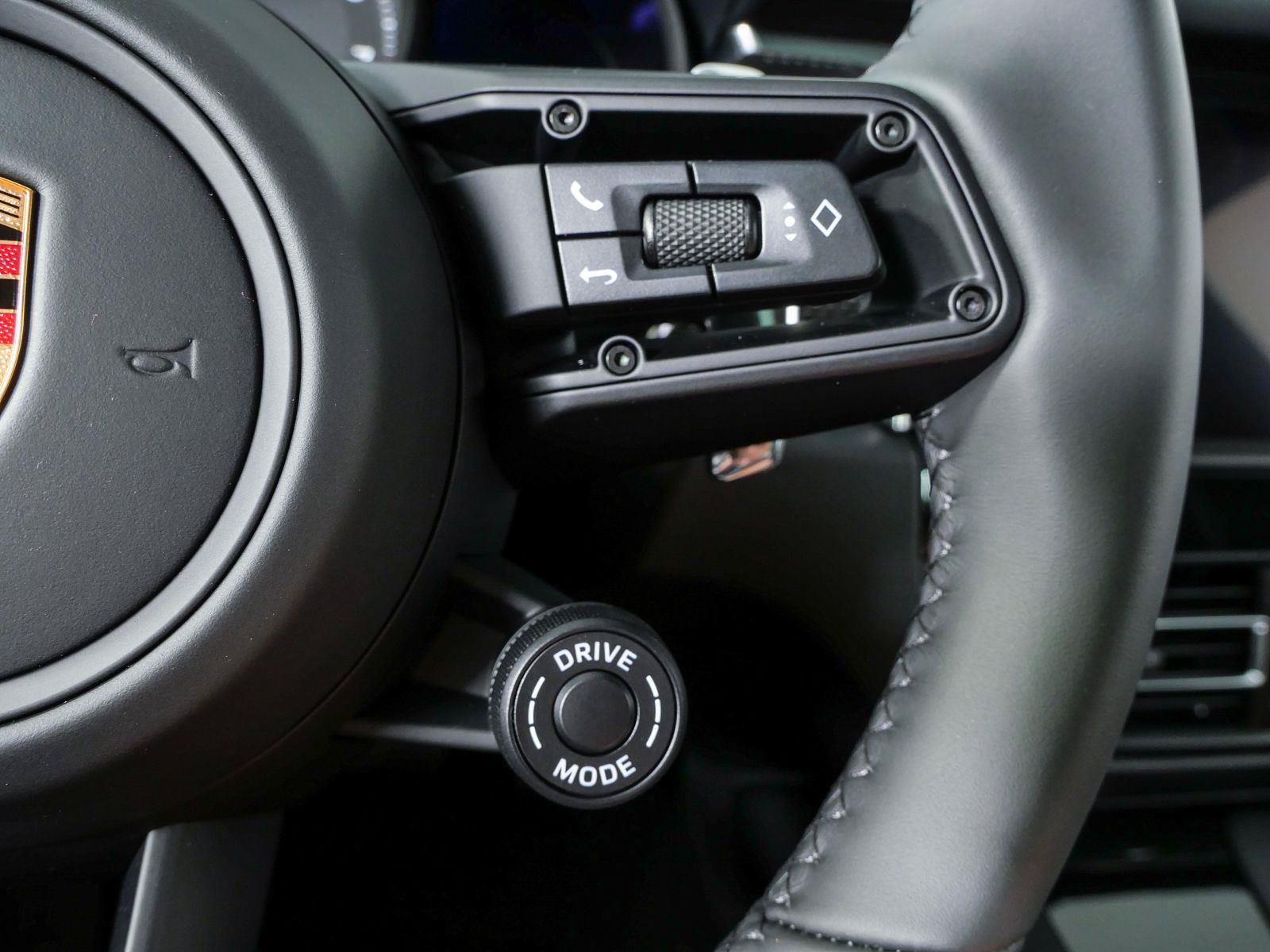 New 2026 Porsche Macan GTS AWD/4WD image 12