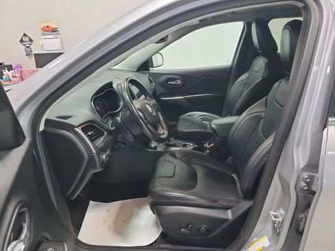 Used 2021 Jeep Cherokee Latitude Lux image 32