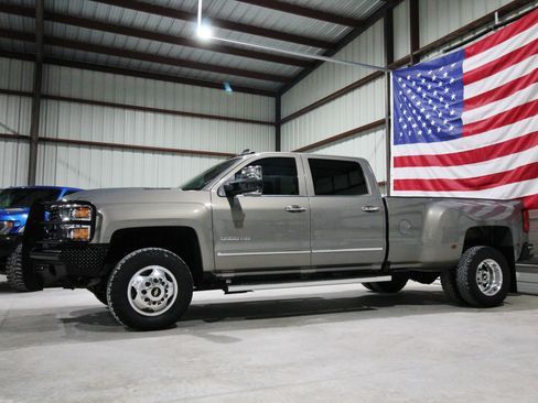 Used 2017 Chevrolet Silverado 3500 LTZ w/ Duramax Plus Package image 4