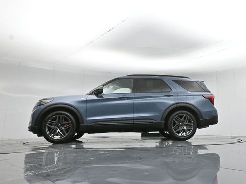 New 2026 Ford Explorer ST-Line image 7