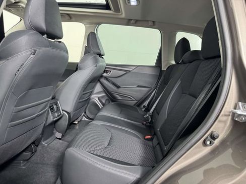 Used 2023 Subaru Forester Premium AWD/4WD image 33