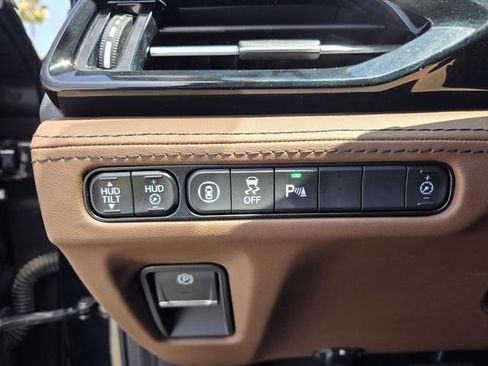 Used 2024 Acura MDX SH-AWD w/ Advance Package image 22