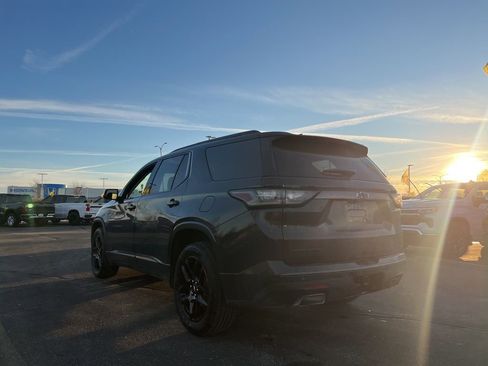 Used 2021 Chevrolet Traverse Premier w/ Redline Edition image 6