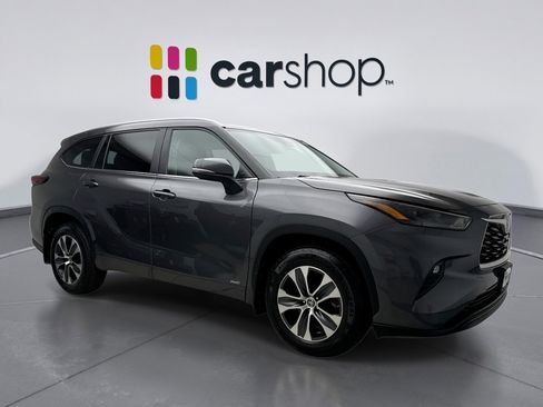 Used 2024 Toyota Highlander XLE image 7