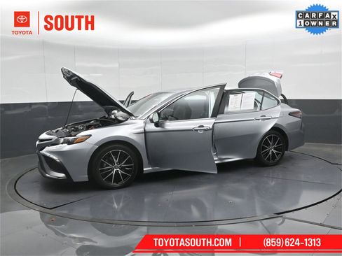 Used 2024 Toyota Camry SE image 50