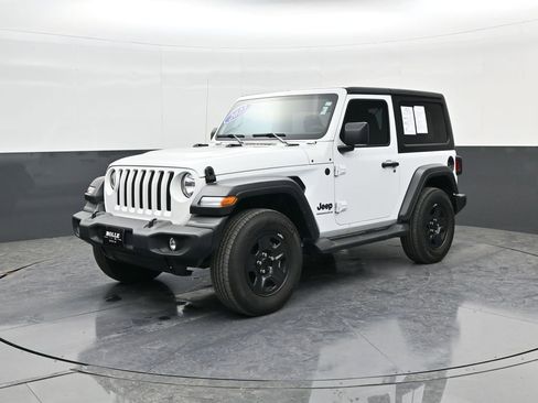 Used 2023 Jeep Wrangler Sport image 4