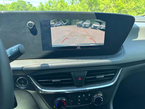 Used 2025 Buick Encore GX Preferred FWD image 17