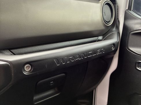 Used 2020 Jeep Wrangler Sport image 10