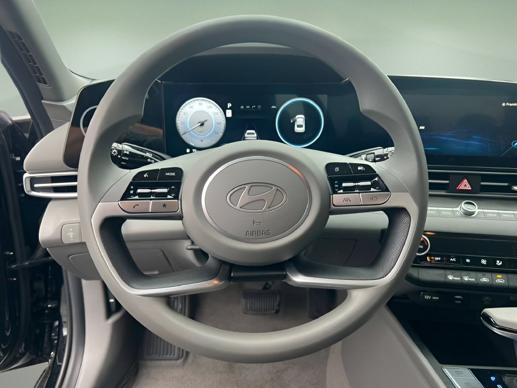 Used 2024 Hyundai Elantra SEL FWD image 19