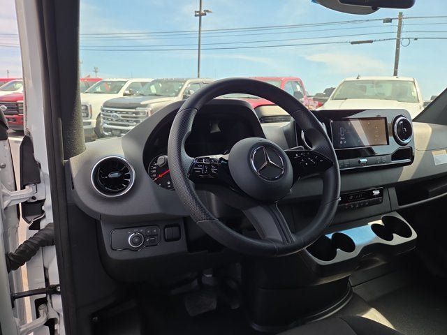 Used 2025 Mercedes-Benz Sprinter 2500 image 8