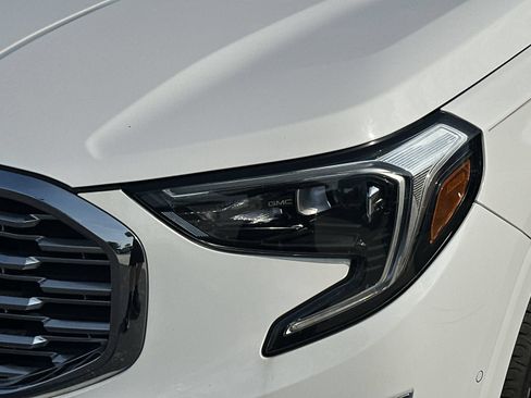 Used 2020 GMC Terrain Denali w/ Denali Premium Package FWD image 11