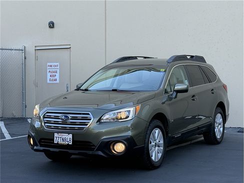 Used 2017 Subaru Outback 2.5i Premium AWD/4WD image 4