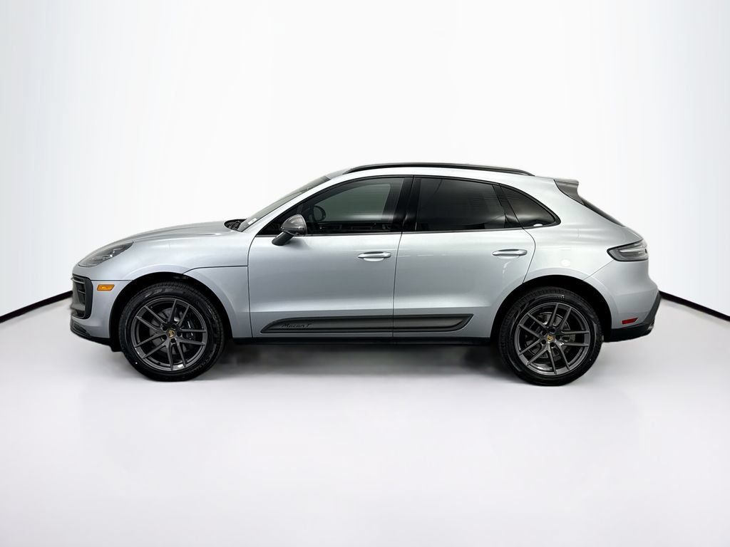 Used 2026 Porsche Macan AWD/4WD image 2