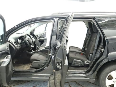 Used 2017 Dodge Journey SXT w/ Comfort/Convenience Group AWD/4WD image 17