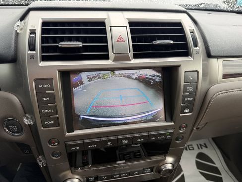 Used 2017 Lexus GX 460 Luxury w/ Preferred Accessory Package AWD/4WD image 21
