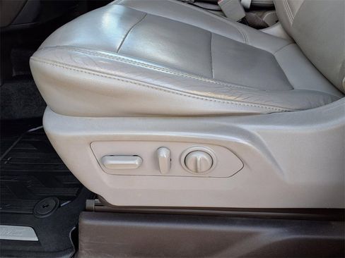 Used 2019 GMC Sierra 1500 SLT image 26