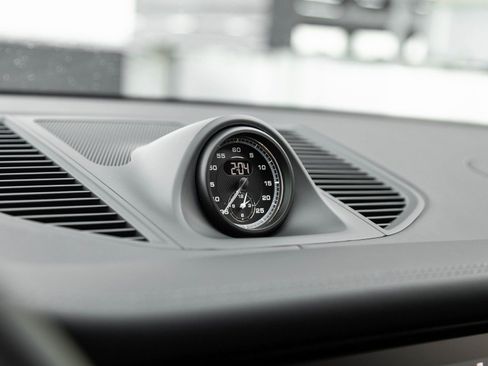 New 2026 Porsche Macan S image 24