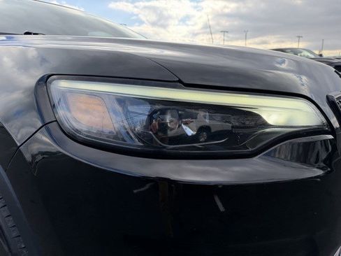 Used 2019 Jeep Cherokee Latitude Plus image 10