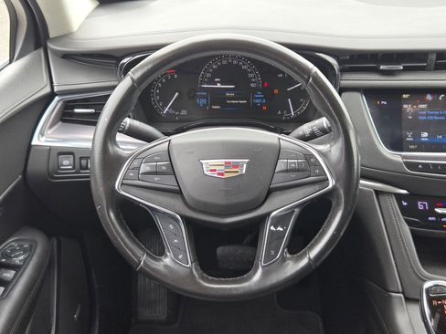 Used 2019 Cadillac XT5 Luxury FWD image 18