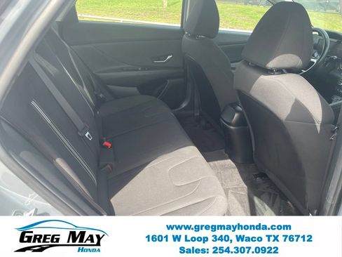 Used 2022 Hyundai Elantra SEL w/ Convenience Package FWD image 28