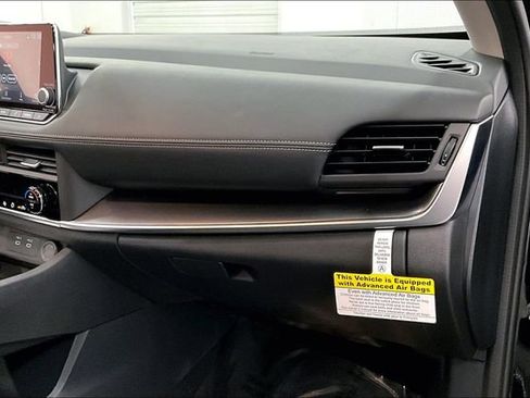 New 2025 Nissan Rogue SV image 32