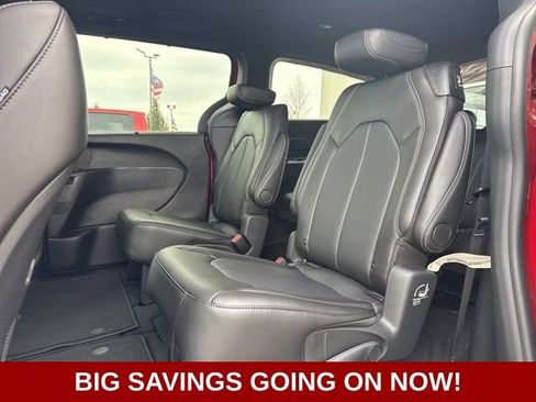 New 2026 Chrysler Pacifica Select w/ S Appearance Package image 17