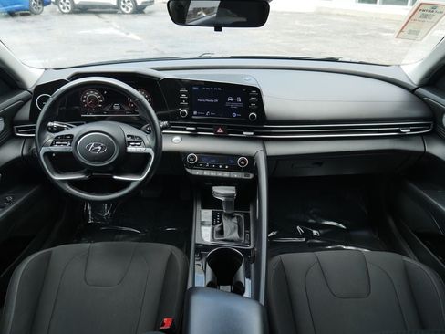 Used 2021 Hyundai Elantra SEL w/ Convenience Package FWD image 37