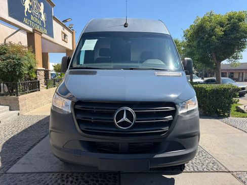 Used 2019 Mercedes-Benz Sprinter 144 image 2