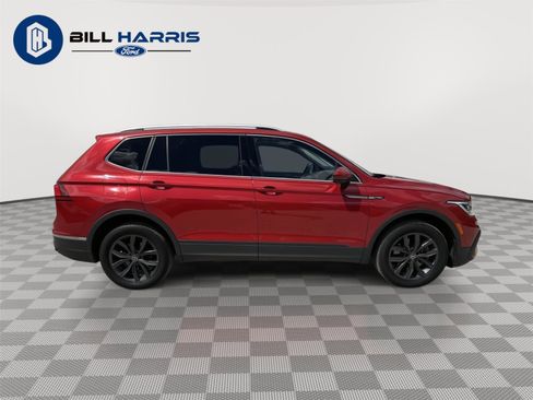 Used 2022 Volkswagen Tiguan SE w/ Panoramic Sunroof Package AWD/4WD image 4