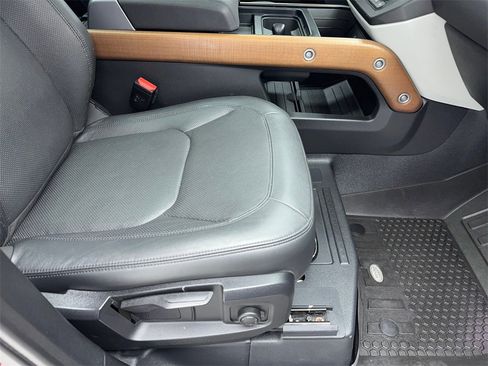 Used 2023 Land Rover Defender 110 S image 46