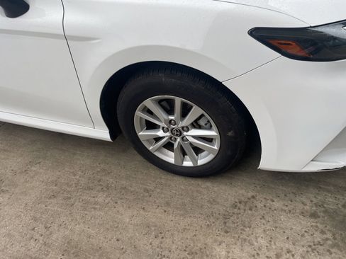 Used 2025 Toyota Camry LE w/ Convenience Package FWD image 5