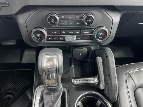 New 2025 Ford Bronco Badlands image 13