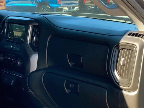 Used 2019 Chevrolet Silverado 1500 Custom Trail Boss w/ Custom Convenience Package image 18