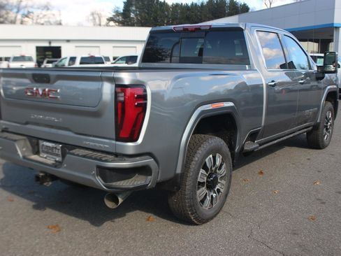New 2026 GMC Sierra 2500 Denali w/ Denali Reserve Package image 7