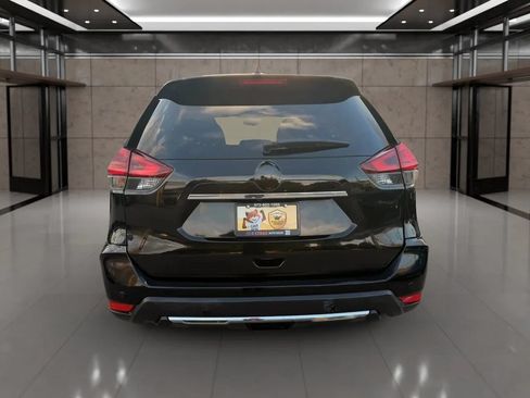 Used 2019 Nissan Rogue SV FWD image 11