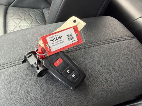 Used 2024 Toyota RAV4 Adventure AWD/4WD image 13