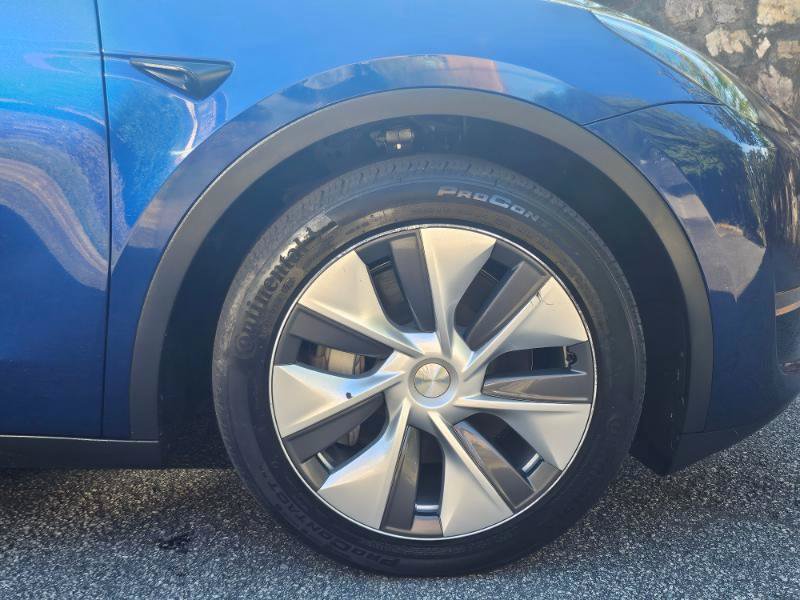 Used 2023 Tesla Model Y Long Range AWD/4WD image 17