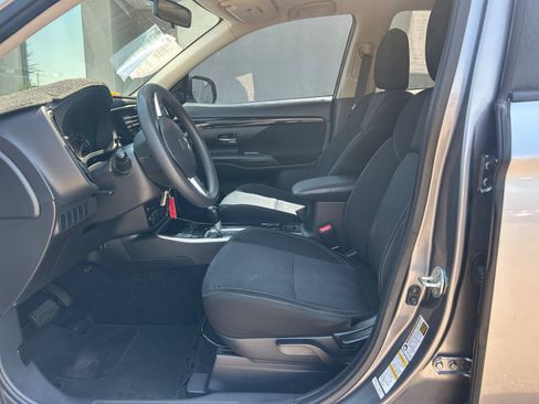 Used 2019 Mitsubishi Outlander ES FWD image 13