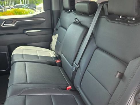 Used 2025 GMC Sierra 1500 SLT RWD image 19
