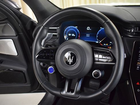 Certified 2024 Maserati Grecale GT image 27