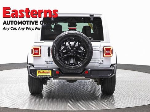 Used 2025 Jeep Wrangler Unlimited Sahara w/ Safety Group AWD/4WD image 6