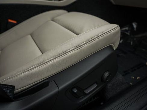 New 2026 Volvo XC40 B5 Ultra w/ Protection Package Premier image 34