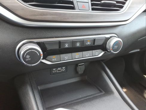 Used 2025 Nissan Altima 2.5 SV FWD image 23