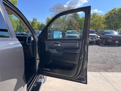 Used 2019 RAM 1500 Big Horn AWD/4WD image 9
